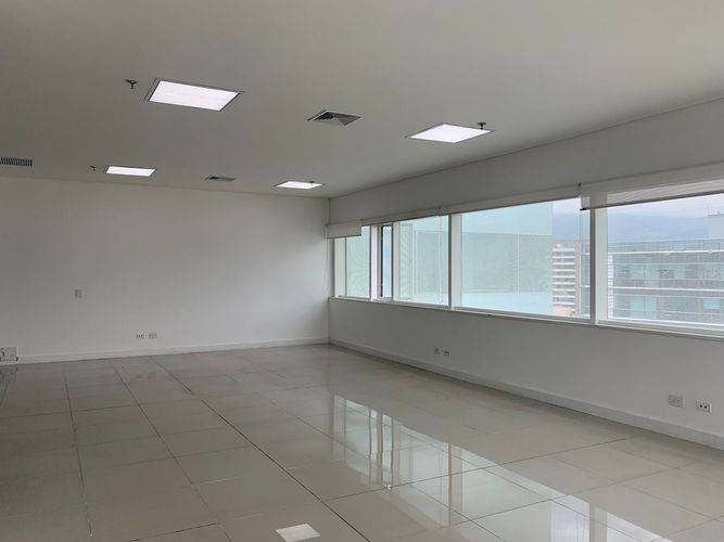 Oficina en arriendo en Manila, Medellín, 96 m² · foto 2 de 10