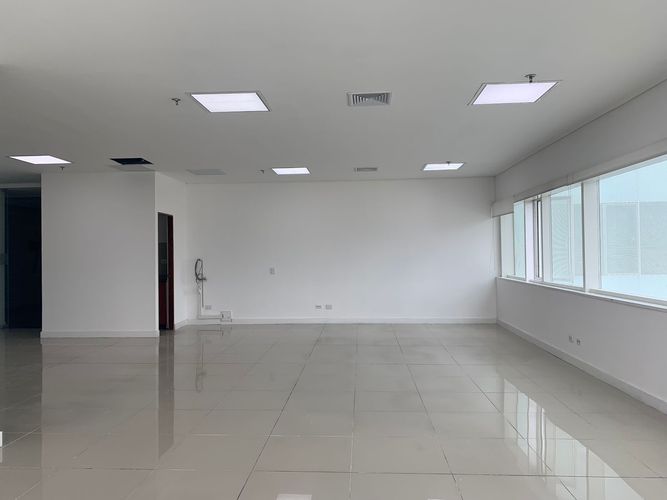 Oficina en arriendo en Manila, Medellín, 96 m² · foto 3 de 10