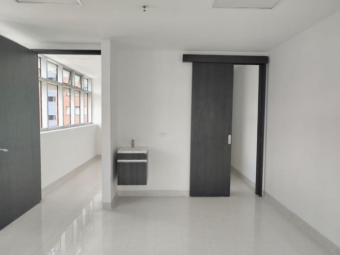 Consultorio en arriendo en San Diego, Medellín, 49 m² · foto 5 de 12