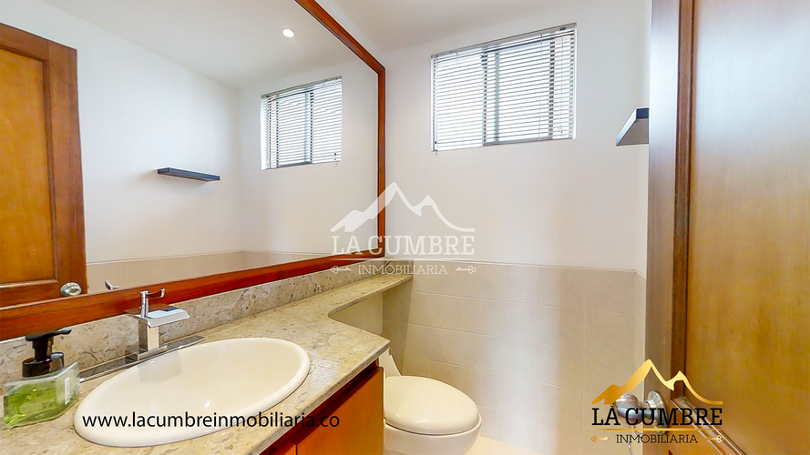 Apartamento de 3 alcobas en arriendo en La Calera, Medellín, 215 m² · foto 7 de 15