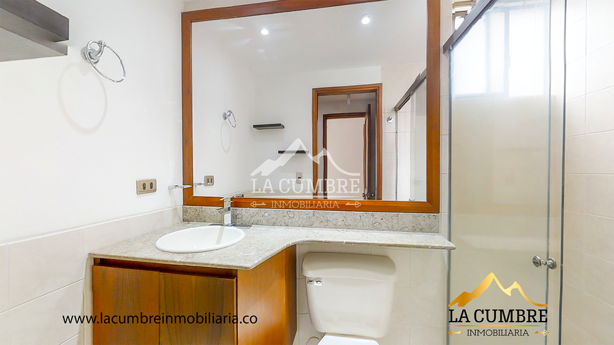 Apartamento de 3 alcobas en arriendo en La Calera, Medellín, 215 m² · foto 12 de 15