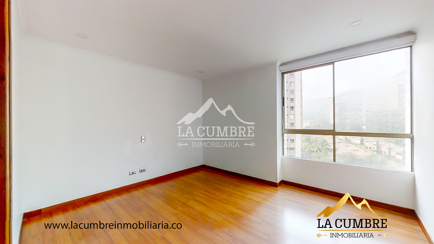 Apartamento de 3 alcobas en arriendo en La Calera, Medellín, 215 m² · foto 13 de 15