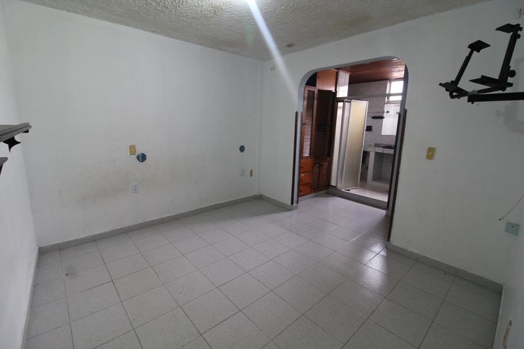 Casa de 10 alcobas en venta en San Alonso, Bucaramanga, 350 m² · foto 7 de 22