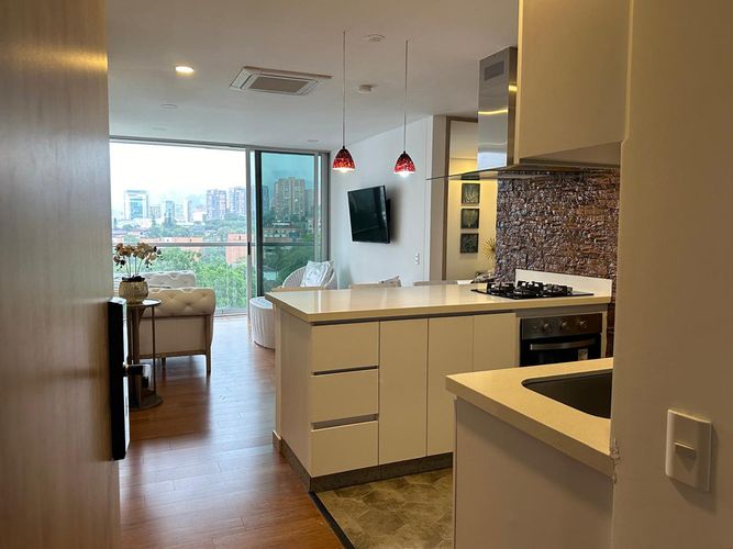 Apartamento de 2 alcobas en arriendo en El Diamante No.2, Medellín, 79 m² · foto 5 de 10