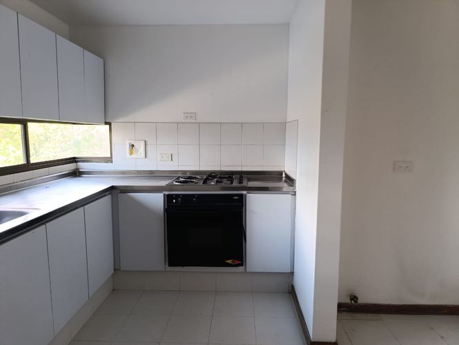 Apartamento de 2 alcobas en arriendo en El Diamante No.2, Medellín, 80 m² · foto 3 de 12