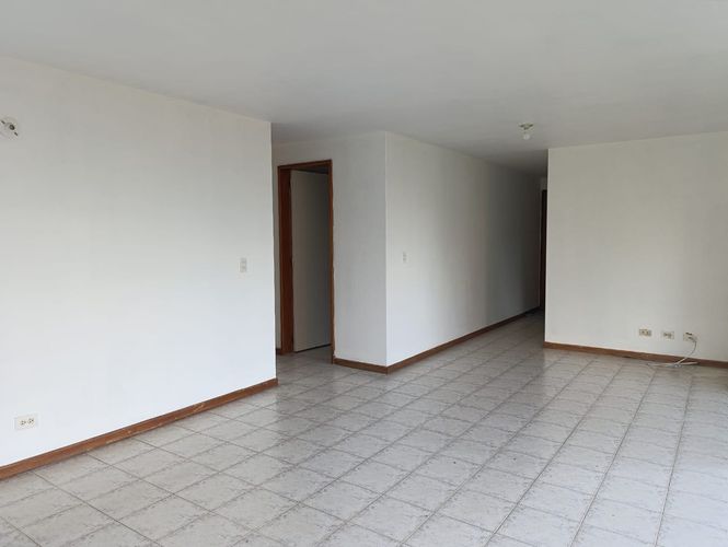 Apartamento de 2 alcobas en arriendo en El Diamante No.2, Medellín, 80 m² · foto 9 de 12