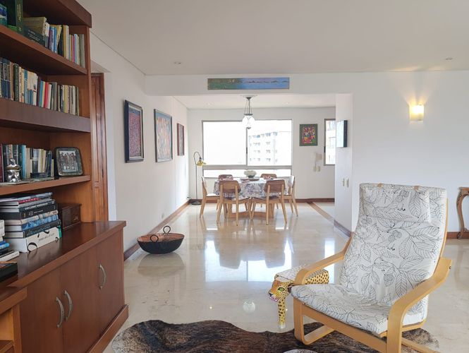 Apartamento de 2 alcobas en arriendo en El Tesoro, Medellín, 168 m² · foto 3 de 20