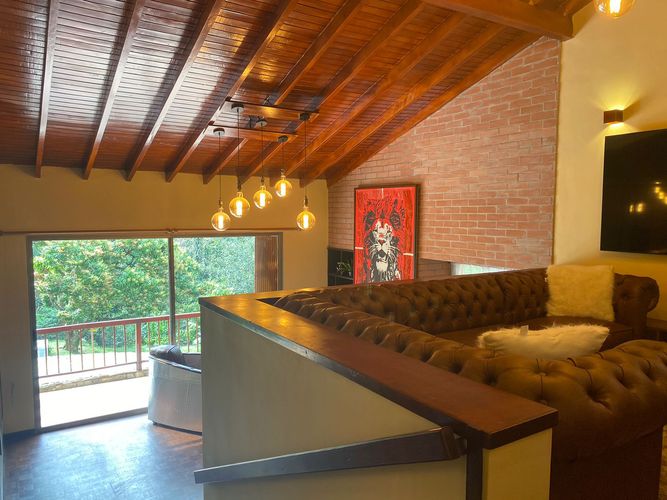 Casa de 5 alcobas en venta en El Diamante No.2, Medellín, 600 m² · foto 3 de 18