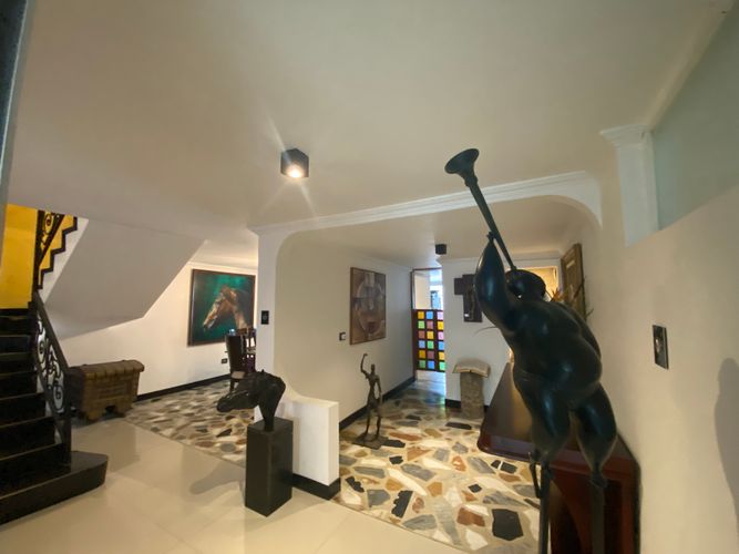 Casa de 8 alcobas en venta en Nicolas De Federman, Bogotá, 393 m² · foto 3 de 23