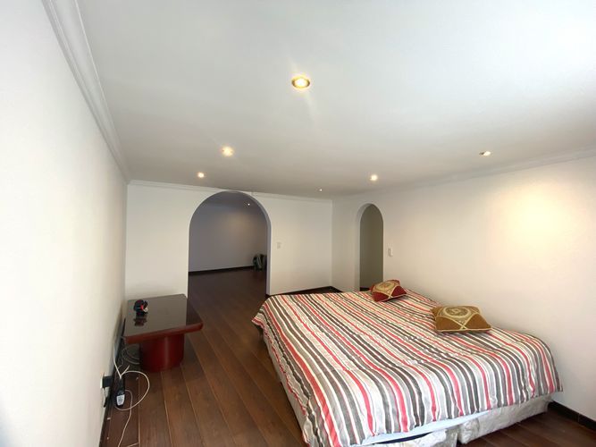 Casa de 8 alcobas en venta en Nicolas De Federman, Bogotá, 393 m² · foto 12 de 23