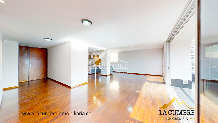 Apartamento de 3 alcobas en arriendo en La Calera, Medellín, 170 m² · foto 2 de 15