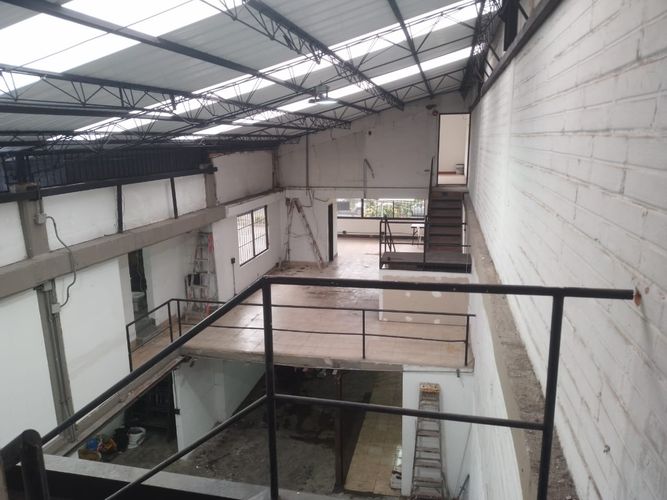 Bodega en arriendo en El Poblado, Medellín, 417 m² · foto 2 de 18