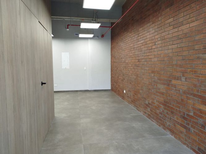 Oficina en arriendo en Altos Del Poblado, Medellín, 90 m² · foto 13 de 19