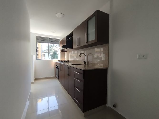 Apartamento de 3 alcobas en arriendo en Castropol, Medellín, 116 m² · foto 3 de 10