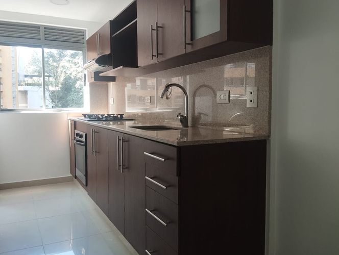 Apartamento de 3 alcobas en arriendo en Castropol, Medellín, 116 m² · foto 8 de 10