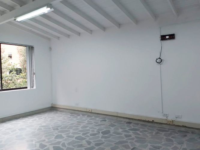Local en arriendo en Los Balsos, Medellín, 383 m² · foto 2 de 12