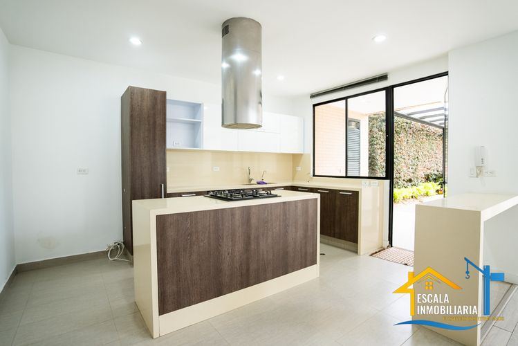 Casa de 3 alcobas en venta en Pueblo Viejo, Cota, 220 m² · foto 9 de 24