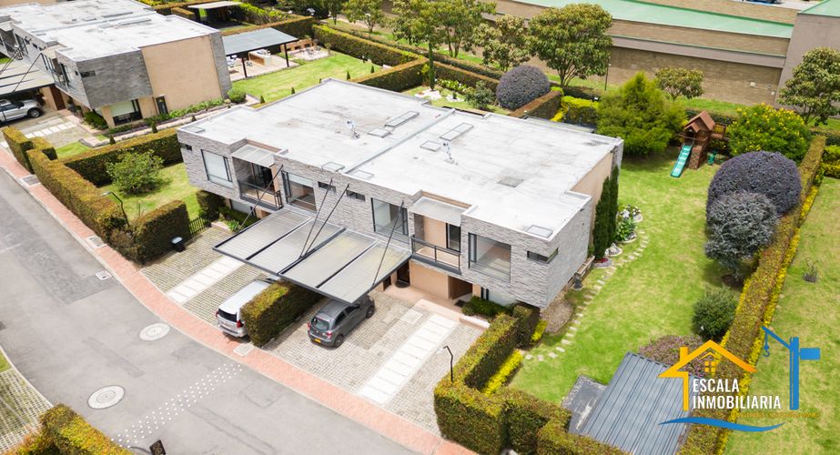 Casa de 3 alcobas en venta en Pueblo Viejo, Cota, 220 m² · foto 3 de 24
