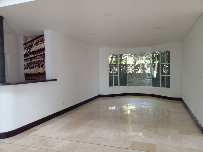 Casa de 4 alcobas en venta en Loma Del Escobero, Envigado, 500 m² · foto 2 de 20