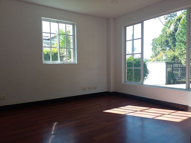 Casa de 4 alcobas en venta en Loma Del Escobero, Envigado, 500 m² · foto 3 de 20