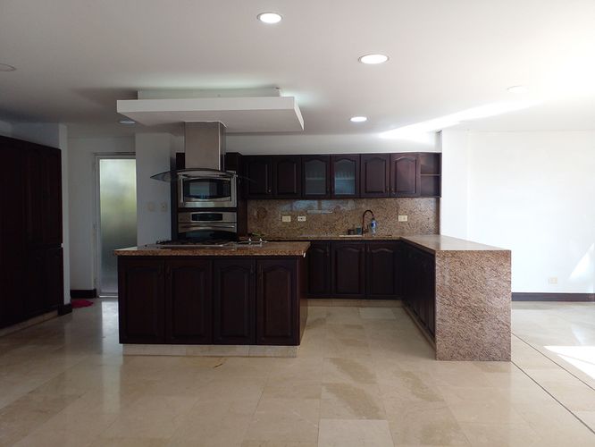 Casa de 4 alcobas en venta en Loma Del Escobero, Envigado, 500 m² · foto 9 de 20