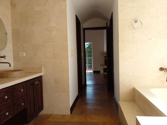 Casa de 4 alcobas en venta en Loma Del Escobero, Envigado, 500 m² · foto 17 de 20