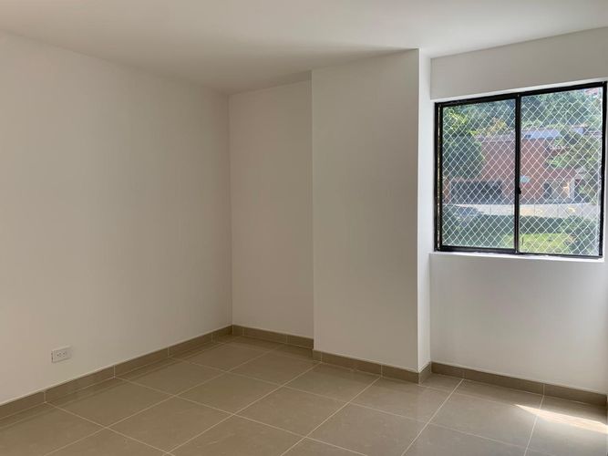 Apartamento de 3 alcobas en arriendo en Las Lomas, Medellín, 103 m² · foto 12 de 14
