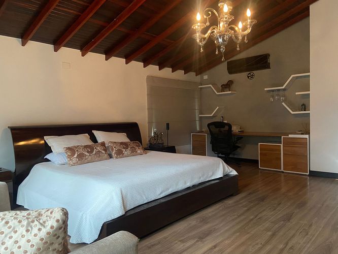 Casa de 3 alcobas en venta en Aves Maria, Sabaneta, 350 m² · foto 8 de 20