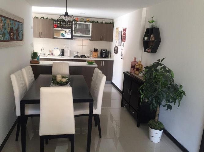 Apartamento de 3 alcobas en venta en San Jose, Sabaneta, 89 m² · foto 2 de 24