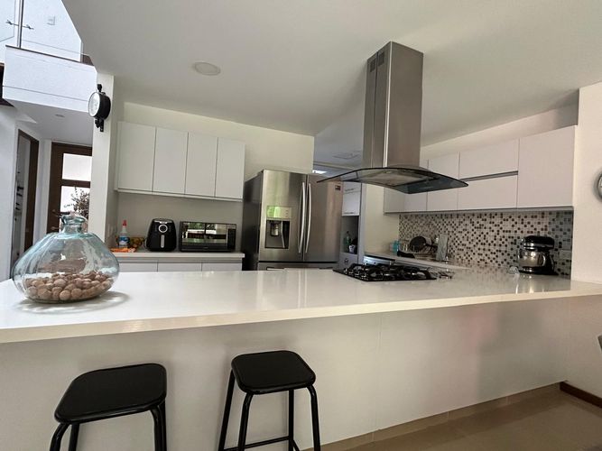 Casa de 3 alcobas en venta en Loma Del Chocho, Envigado, 192 m² · foto 8 de 9