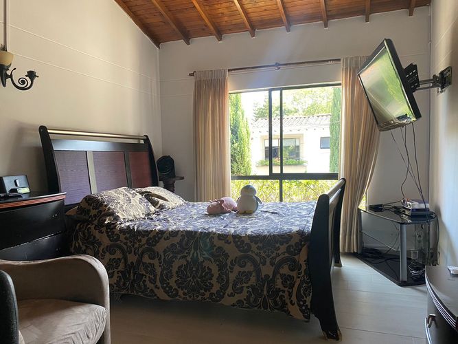 Casa de 3 alcobas en venta en Las Brujas, Envigado, 170 m² · foto 2 de 19