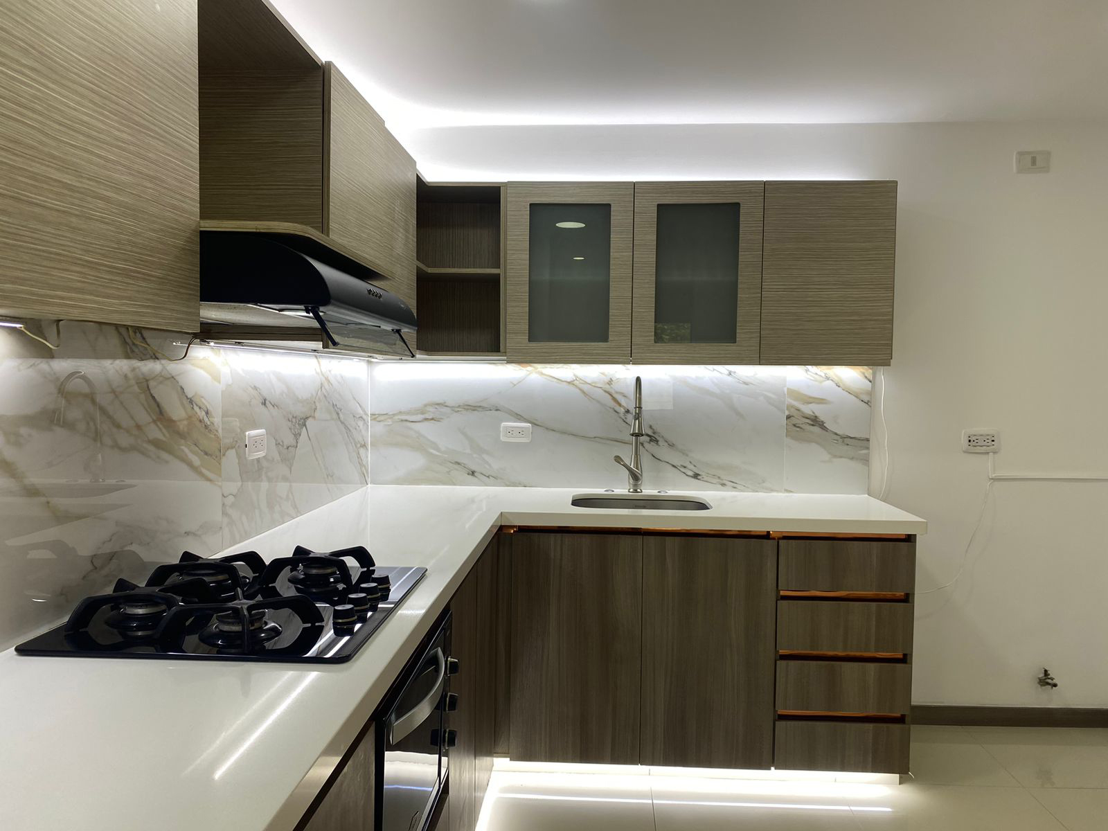 Apartamento en venta en Loma Del Esmeraldal, Envigado · foto 4 de 15