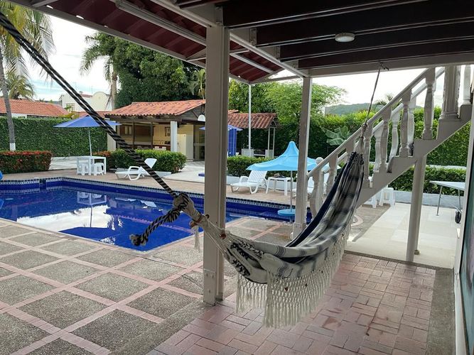 Casa de 5 alcobas en venta en Ricaurte, 350 m² · foto 3 de 14