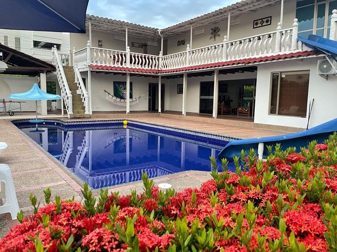 Casa de 5 alcobas en venta en Ricaurte, 350 m² · foto 4 de 14