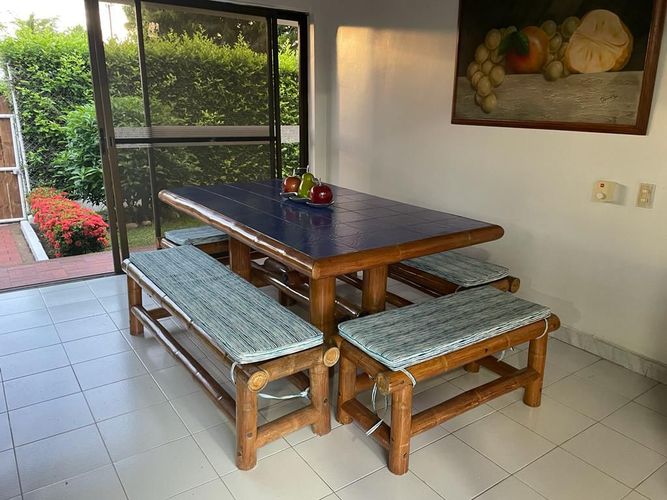 Casa de 5 alcobas en venta en Ricaurte, 350 m² · foto 6 de 14