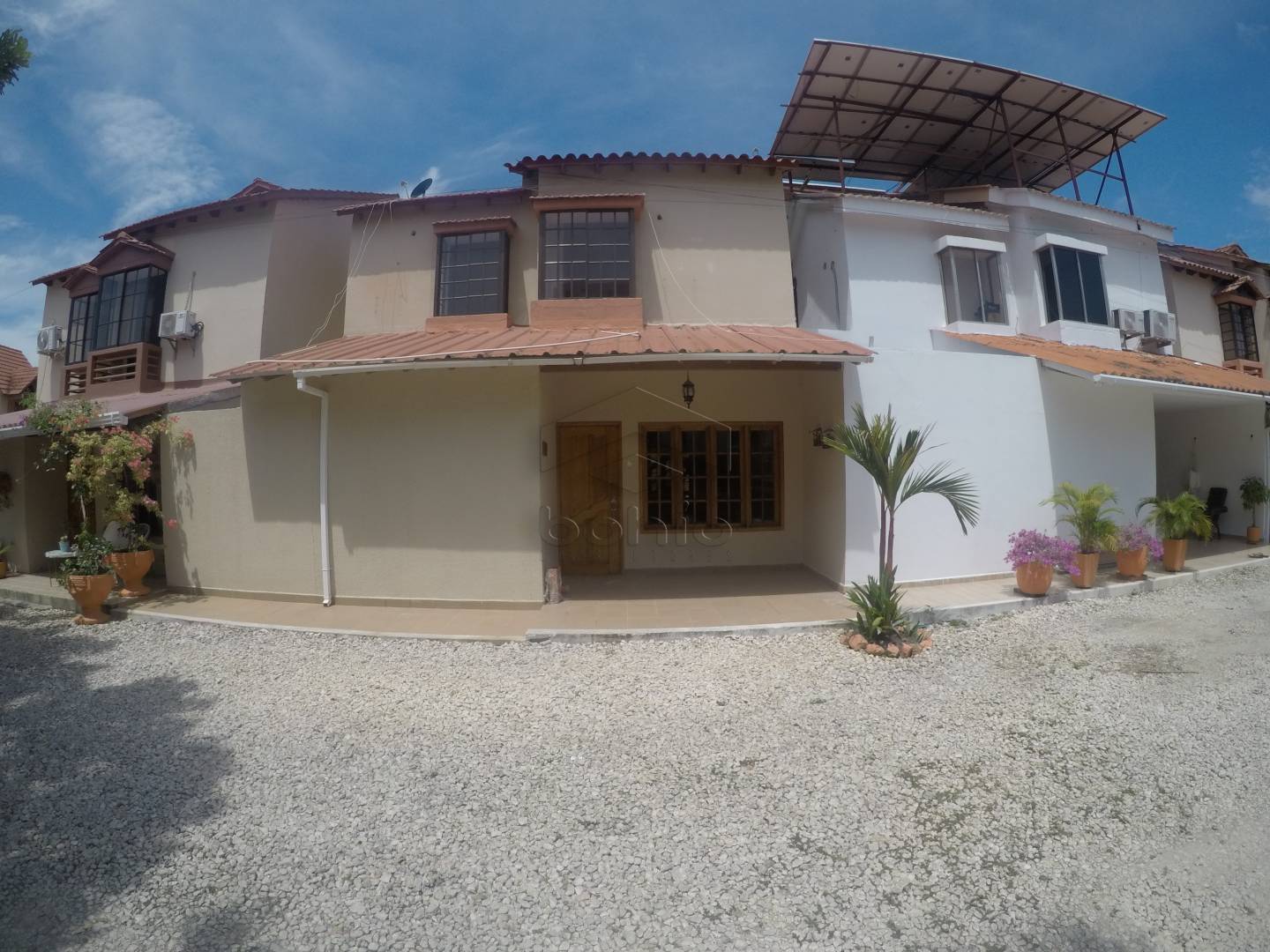 Casa en venta en El Eden, Montería · foto 2 de 20