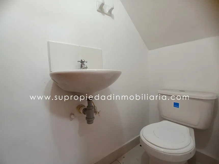 Local en  Arriendo en Laureles, Medellín - Miniatura 4