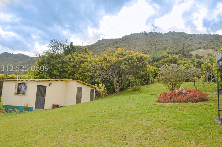 Casa de 5 alcobas en venta en Centro, Sopó · foto 3 de 24