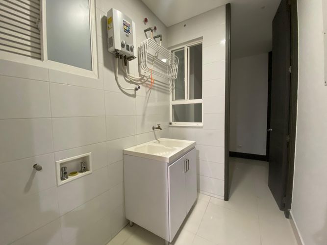 Apartamento de 4 alcobas en venta en Bellavista, Cali, 174 m² · foto 2 de 24