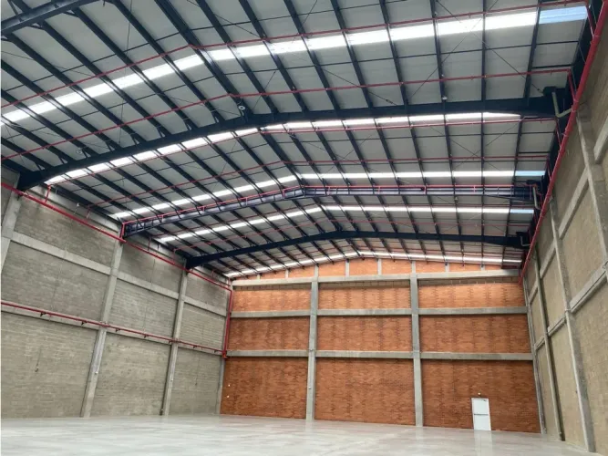 Bodega en arriendo en El Porvenir, Rionegro, 1923 m² · foto 2 de 11