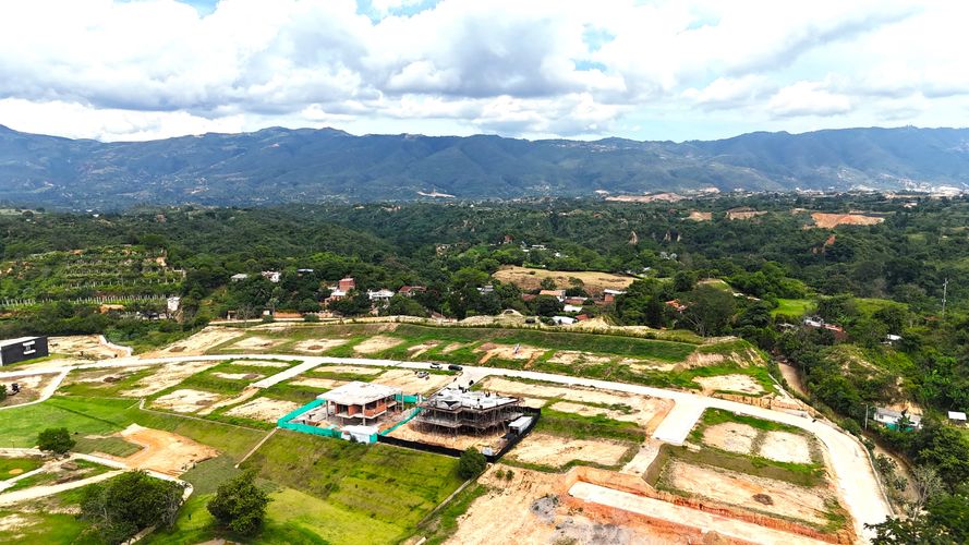 Lote en venta en Ruitoque, Girón, 350 m² · foto 3 de 17