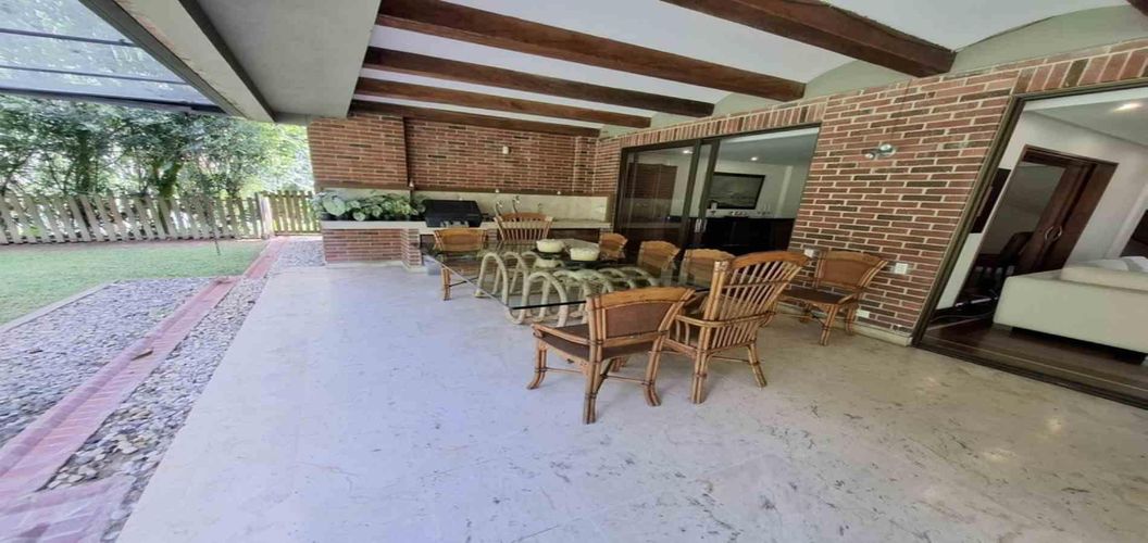Casa de 3 alcobas en venta en Altos Del Poblado, Medellín, 523 m² · foto 4 de 24