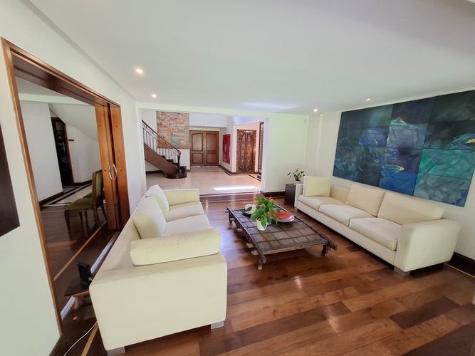 Casa de 3 alcobas en venta en Altos Del Poblado, Medellín, 523 m² · foto 11 de 24