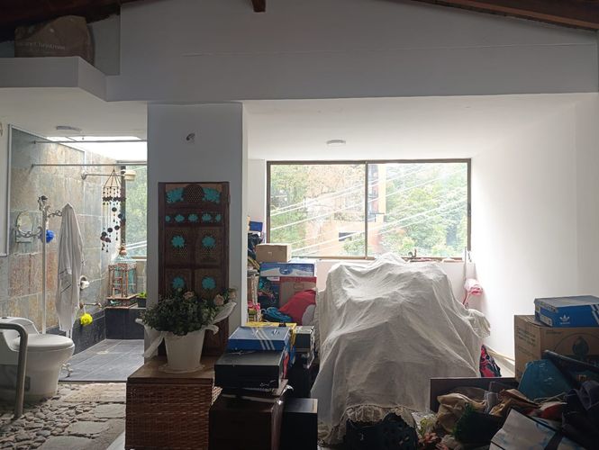 Casa de 3 alcobas en venta en El Tesoro, Medellín, 250 m² · foto 4 de 15