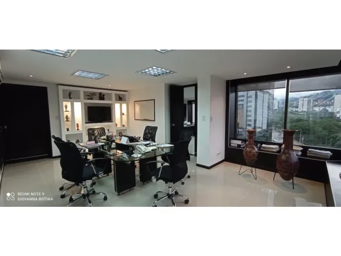 Oficina en venta en Versalles, Cali, 340 m² · foto 17 de 24