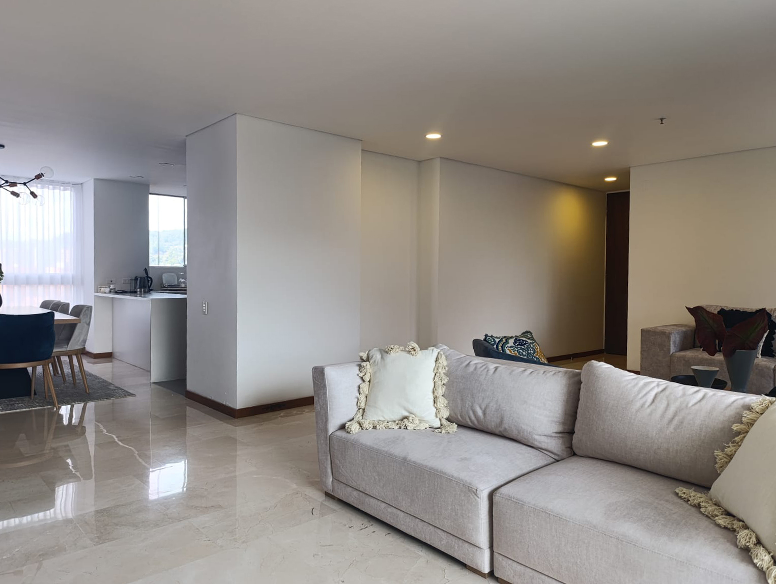 Apartamento en arriendo en El Tesoro, Medellín · foto 4 de 19
