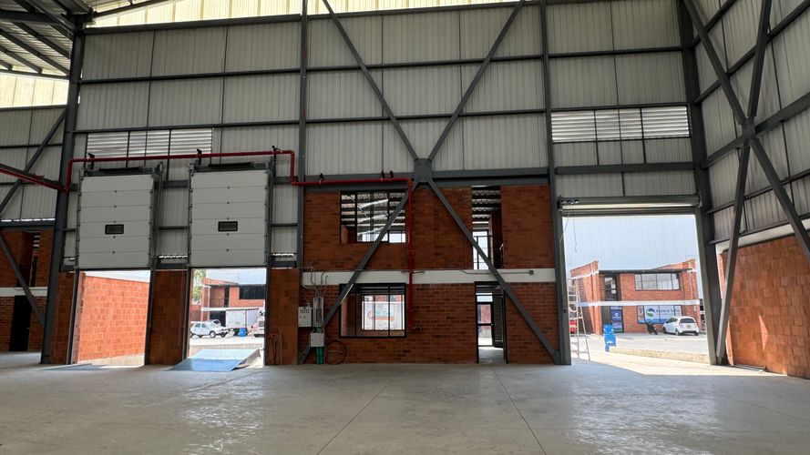 Bodega en arriendo en Acopi, Yumbo, 4485 m² · foto 18 de 24