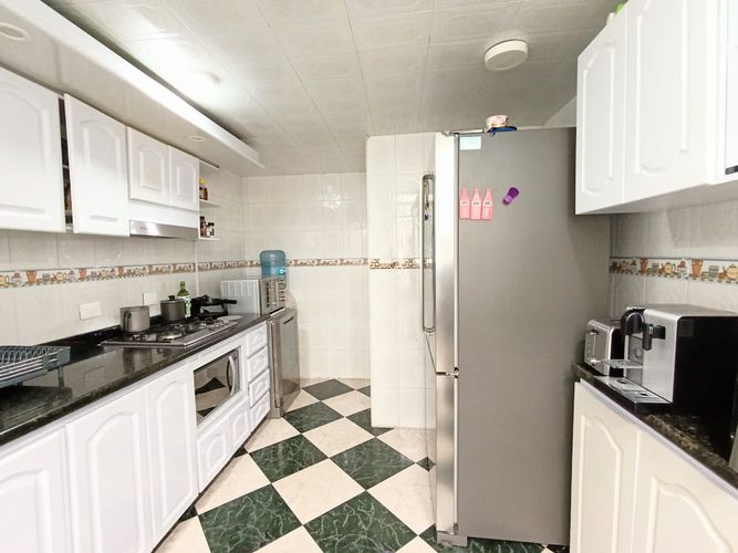 Casa de 4 alcobas en venta en Villa Luz, Bogotá, 350 m² · foto 13 de 24