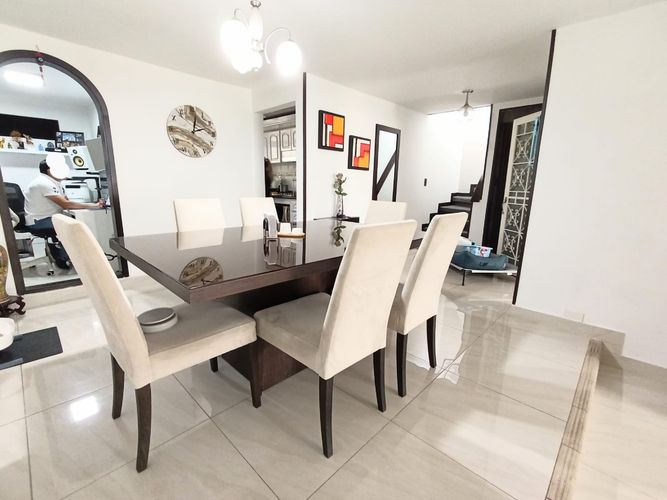 Casa de 4 alcobas en venta en Villa Luz, Bogotá, 350 m² · foto 8 de 24