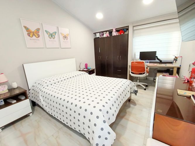 Casa de 4 alcobas en venta en Villa Luz, Bogotá, 350 m² · foto 6 de 24